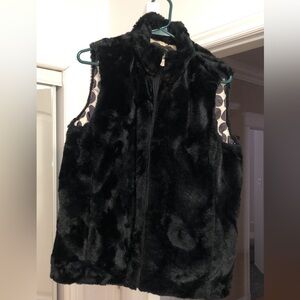 Elegant Black Faux Fur Vest